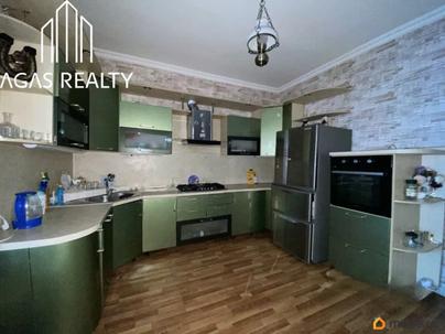 дом, 260 м&sup2;, 9 соток