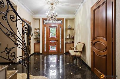 дом, 700 м&sup2;, 10 соток